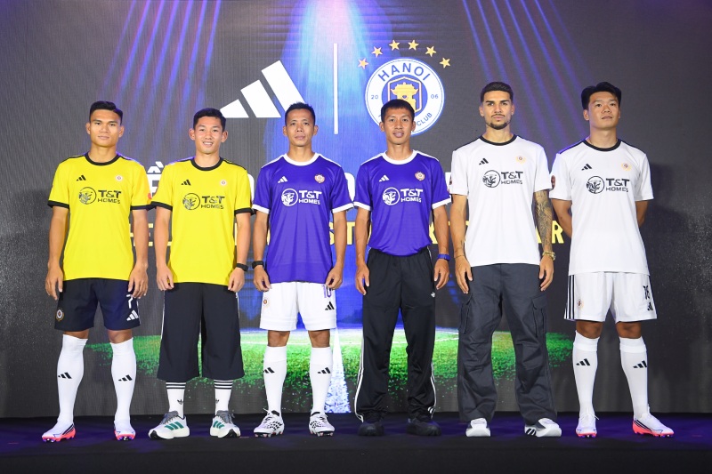 New competition uniform collection of Hanoi FC. Photo: HNFC