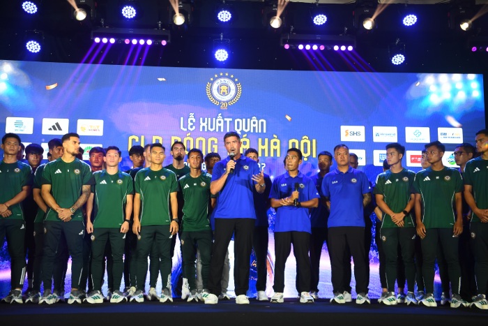 Huấn luyện viên Kewell chia sẻ về sự chuẩn bị của Hà Nội FC cho mùa giải mới. Ảnh: HNFC