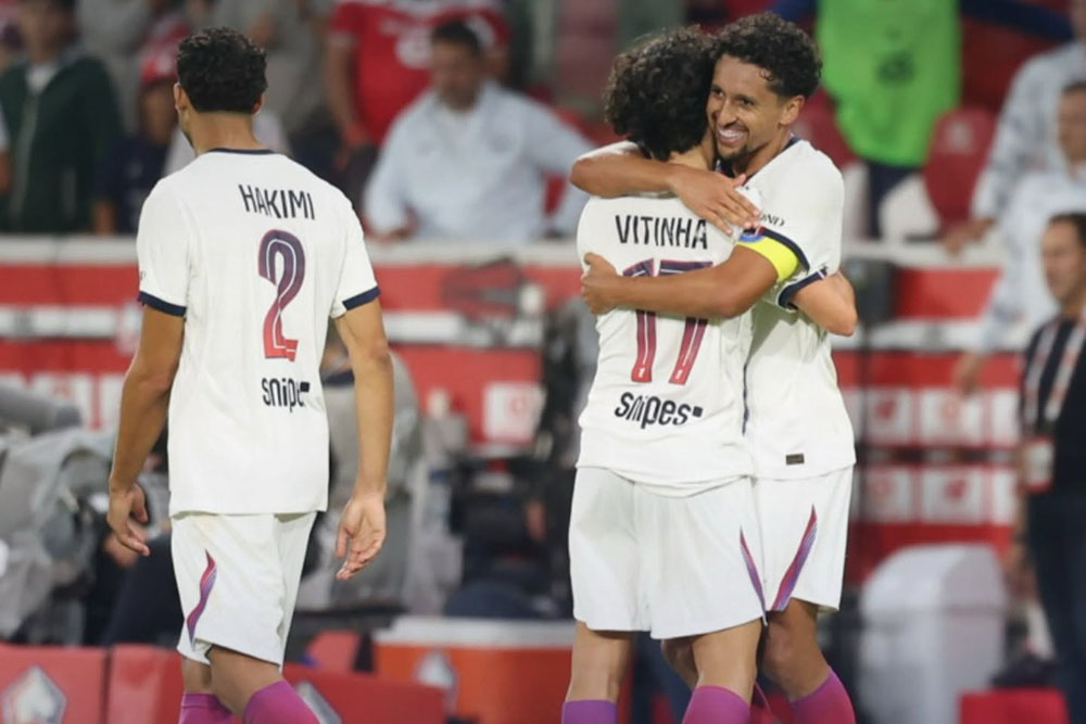 PSG players celebrate after the equalizer in the final minutes of the match. Photo: PSG