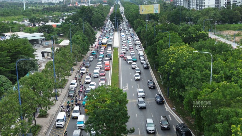 Southern weather with intermittent sunshine. Photo: Thai Bao
