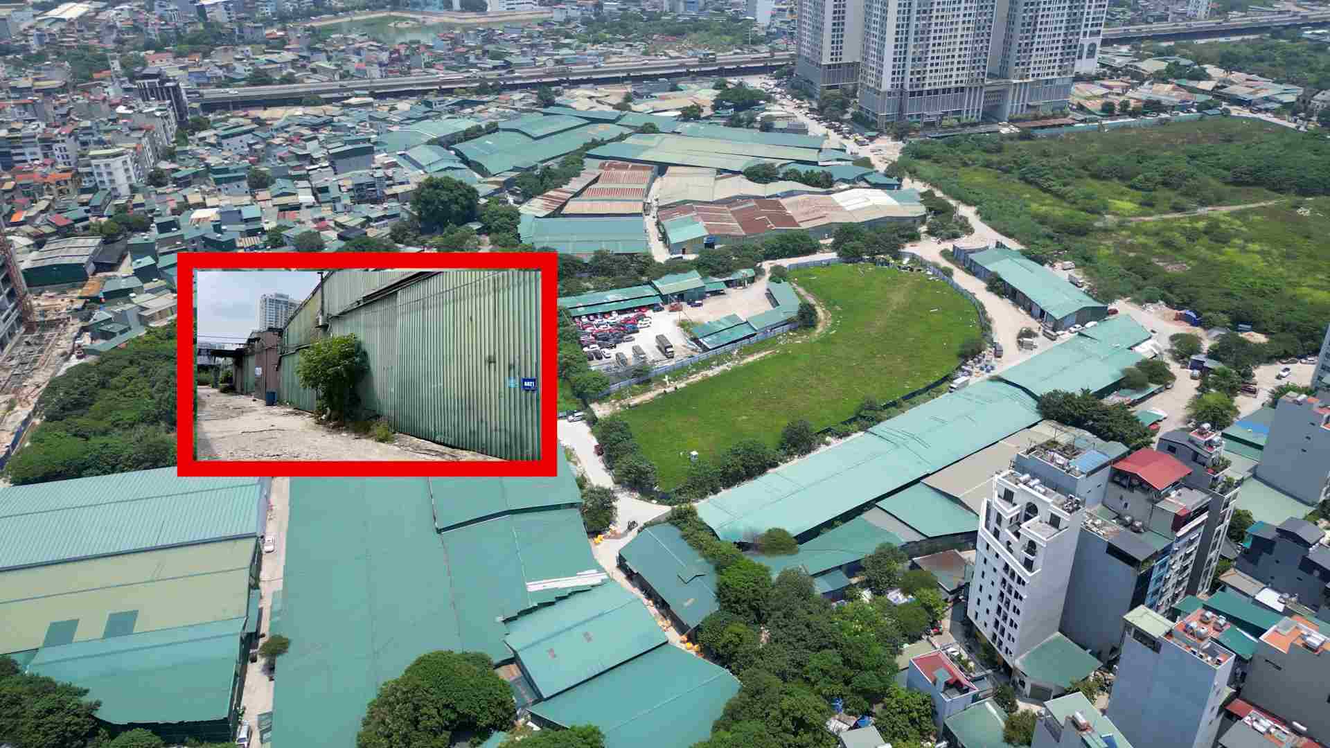 Thanh Liet Ward: Illegal warehouse installs solar power to operate after power cuts.