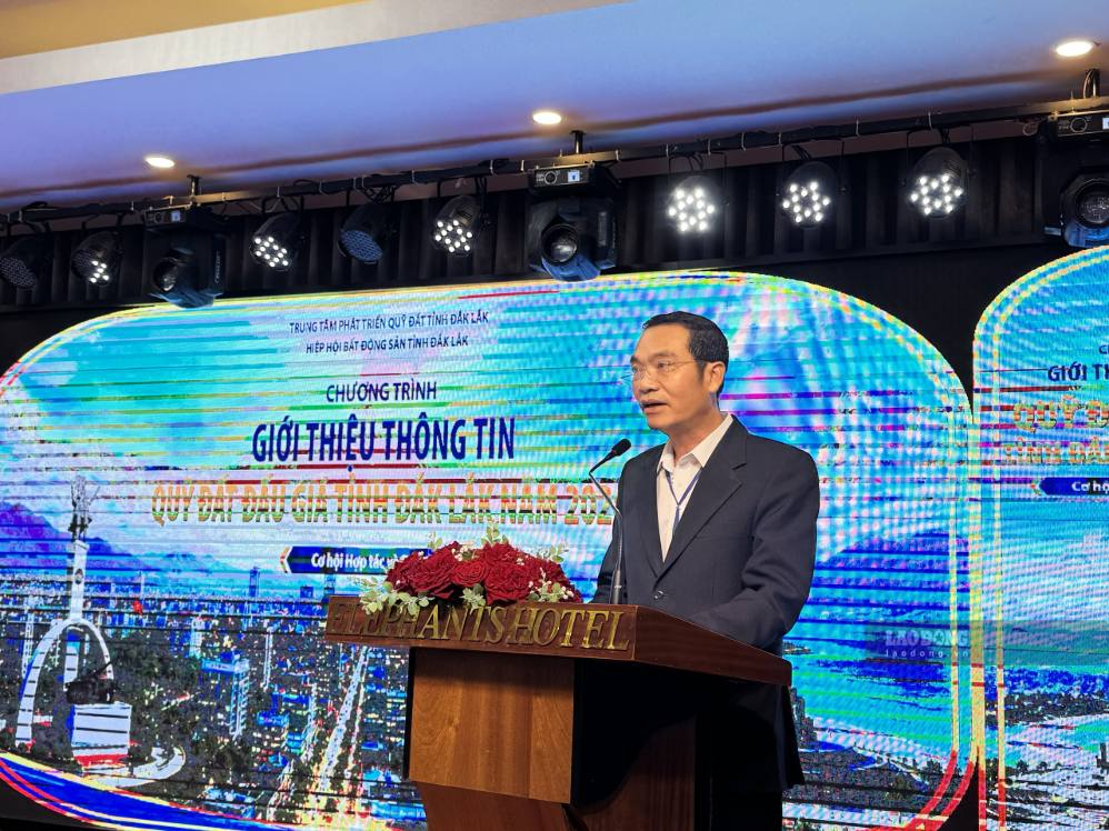 Ông Vũ Thanh Hưng - Giám đốc Trung tâm Phát triển quỹ đất tỉnh Đắk Lắk phát biểu. Ảnh: Bảo Trung