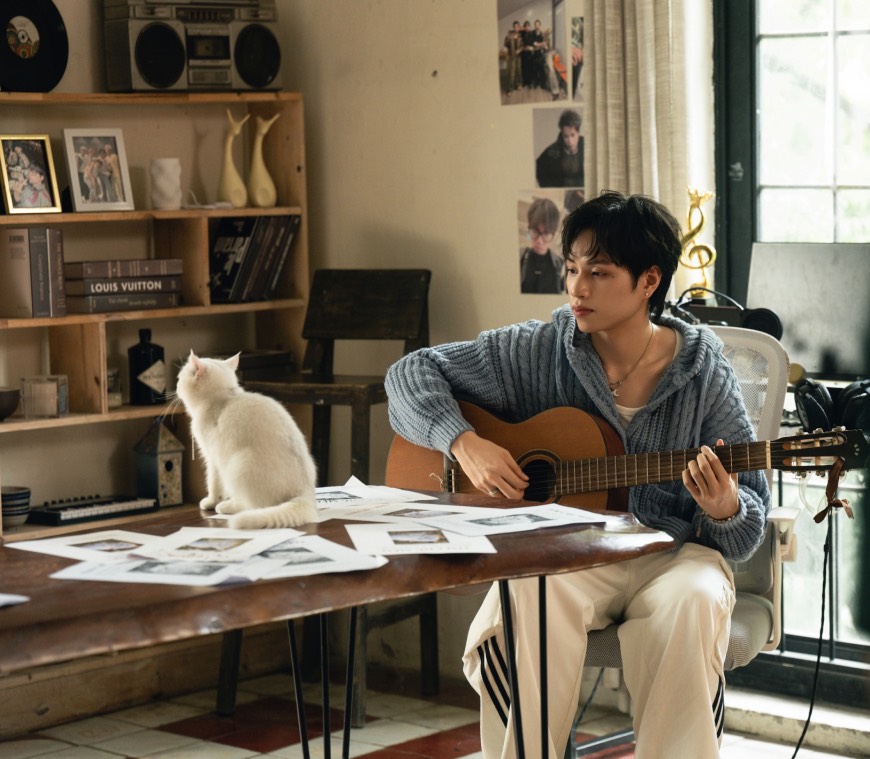 Le frère aîné KHOI VU construit une image musicale narrative, combinant les couleurs Indie Pop et R&B dans "HN&SG". Photo: Artiste fourni