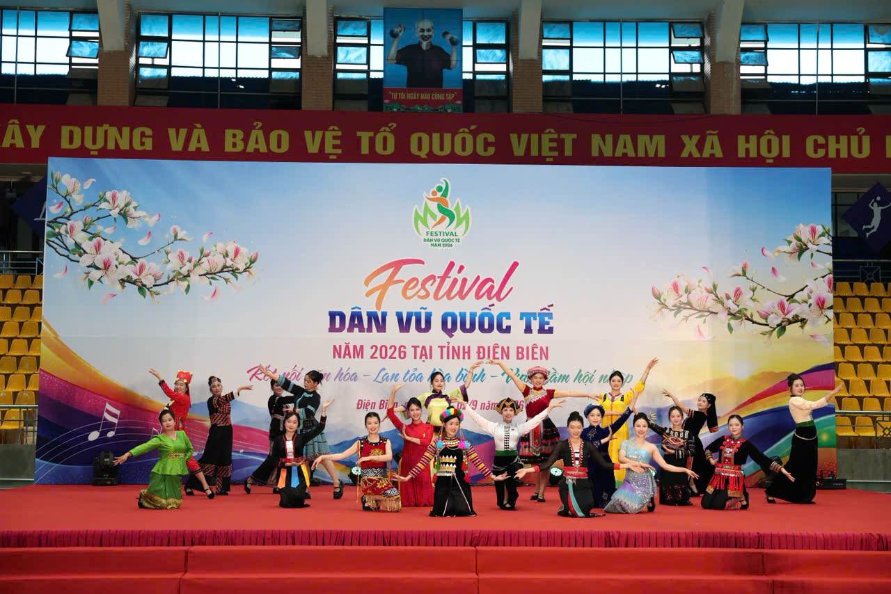 Dien Bien animé le premier jour du Festival international de danse folklorique 2026. Photo: Département de la culture, des sports et du tourisme de la province de Dien Bien