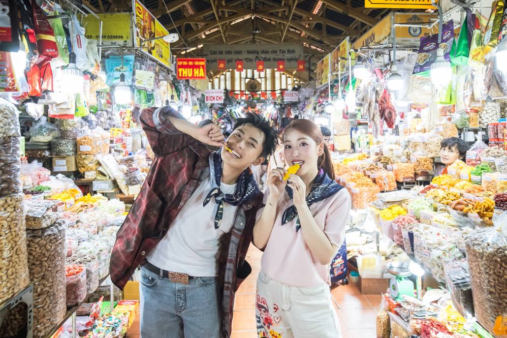 Puka - Gin Tuan Kiet explore Ho Chi Minh City cuisine and experience Metro trains. Photo: Artist provided