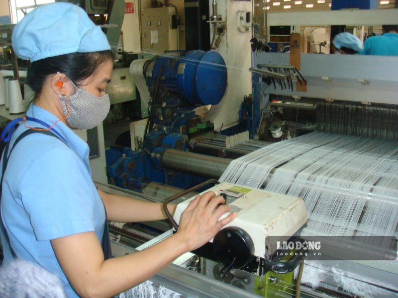 The Labor Code stipulates that employees are entitled to a full-time holiday on National Day for 2 days (September 2nd of the solar calendar and 1 consecutive day before or after). Photo: Nam Duong