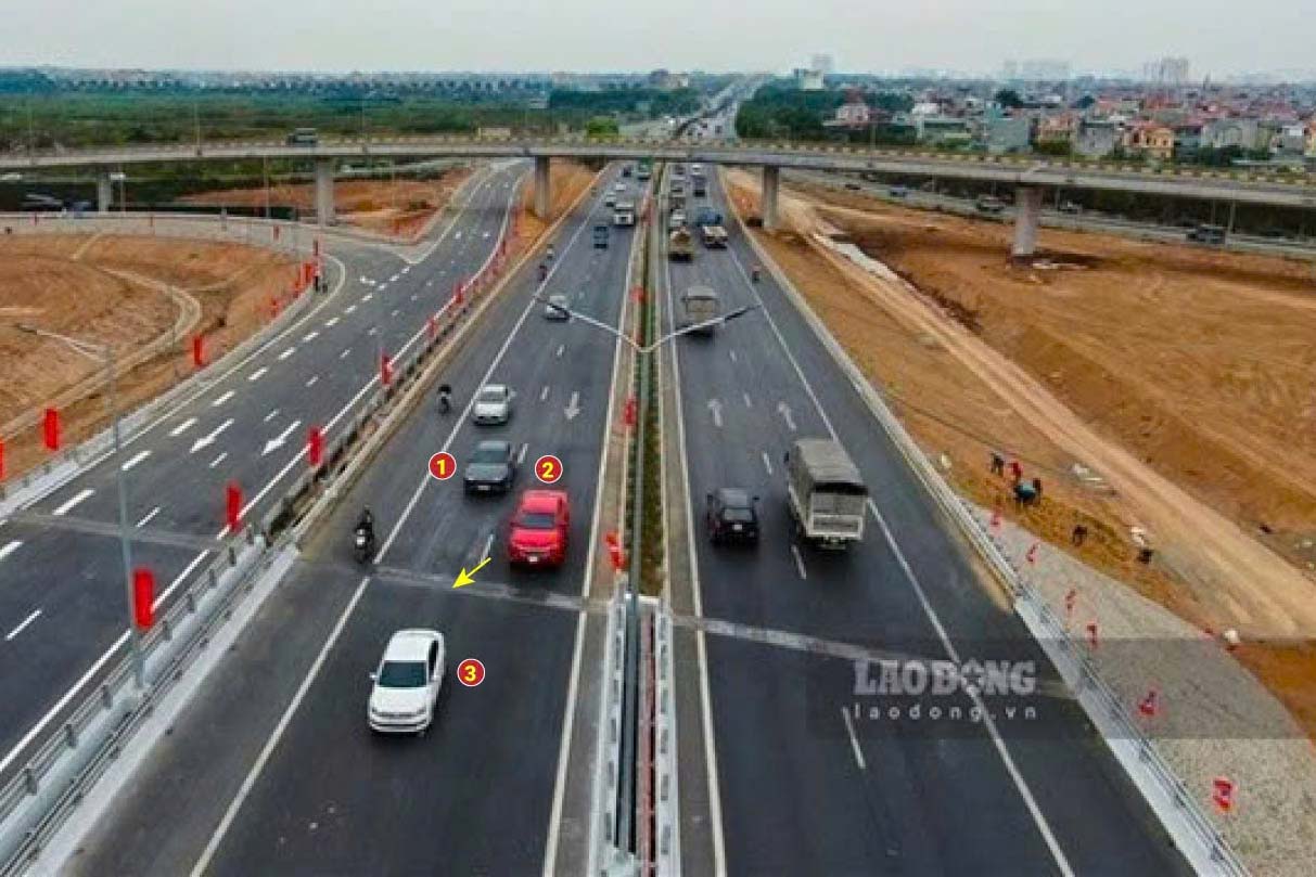 Simulated situation of car 2 changing lanes, squeezing into the safe distance between car 1 and car 3 on the highway. Photo: Ta Quang