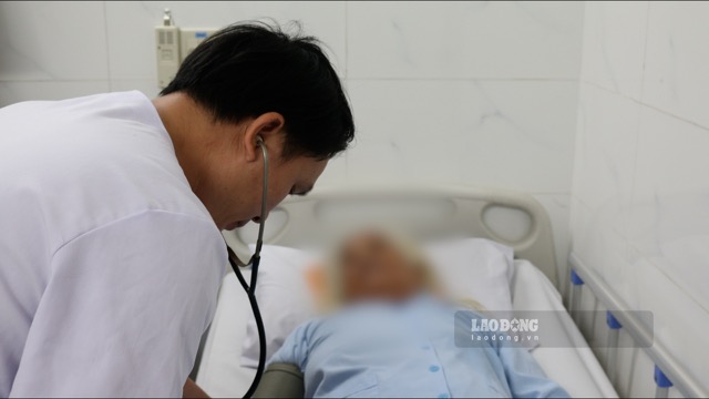 TPHCM kỳ vọng chính sách hỗ trợ mới sẽ tạo thêm động lực cho BSNT gắn bó với y tế công lập. Ảnh: Nguyễn Ly 