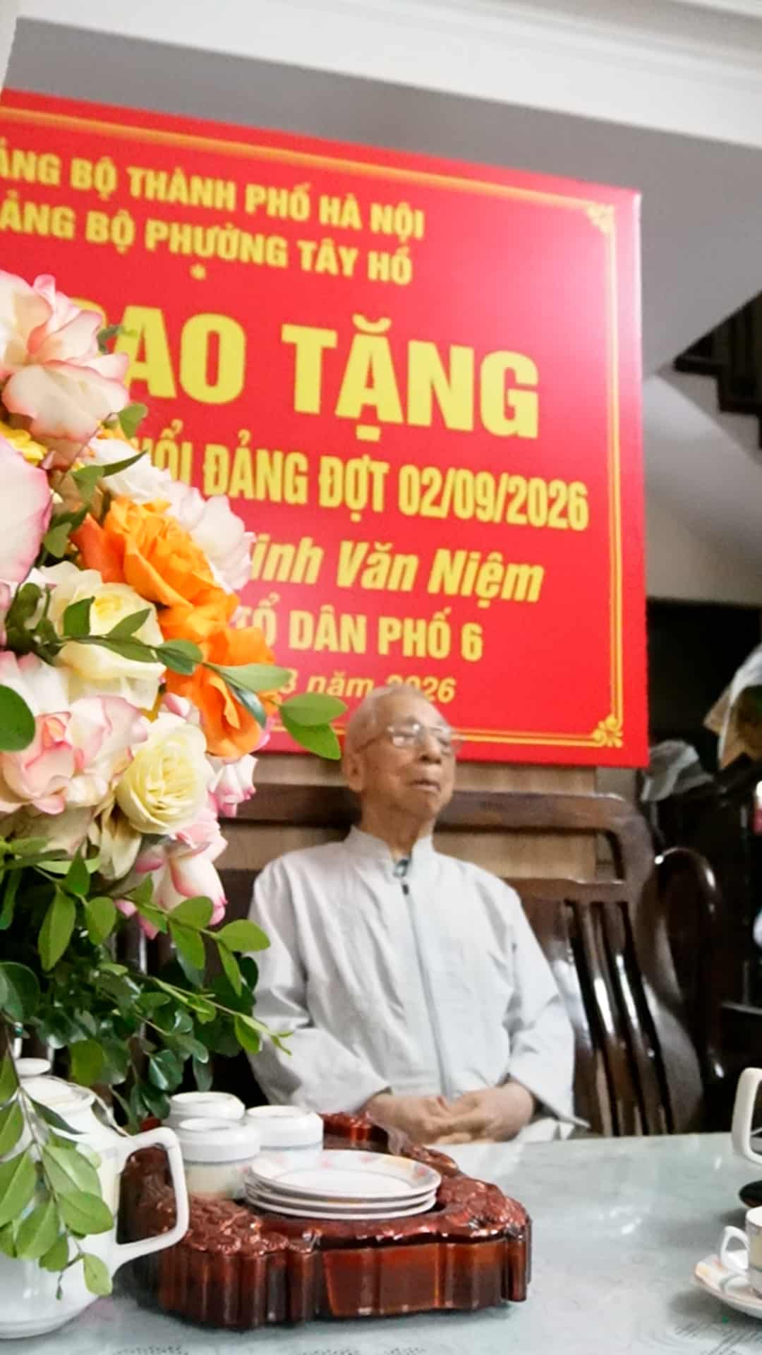 Huy hiệu 80 năm tuổi Đảng và ký ức mùa Thu lịch sử không thể nào quên
