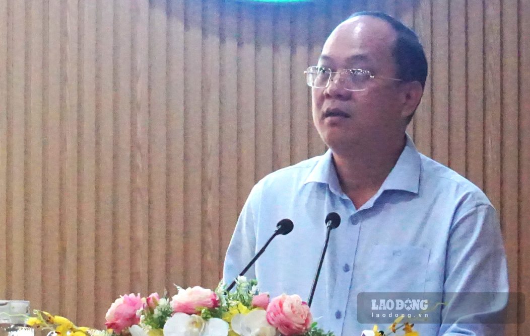 Bí thư Tỉnh uỷ Cà Mau Nguyễn Hồ Hải đề nghị chấm dứt tình trạng công trình chờ mặt bằng. Ảnh: Nhật Hồ.