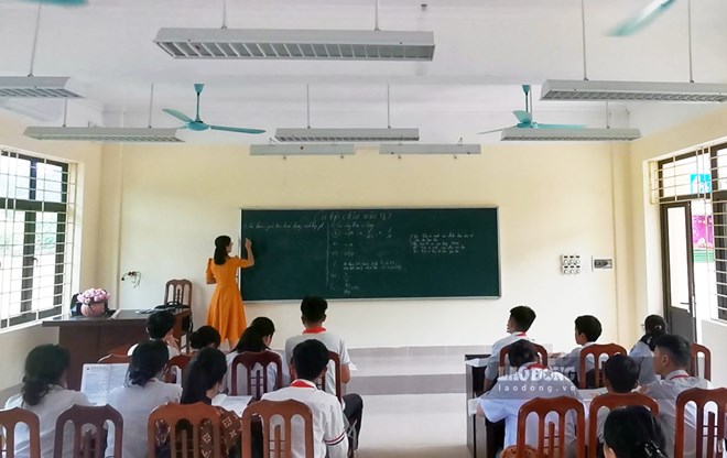 Teachers teaching at Vu Oai Primary and Secondary School, Thong Nhat commune - mountainous area, ethnic minority areas of Quang Ninh. Photo: Doan Hung