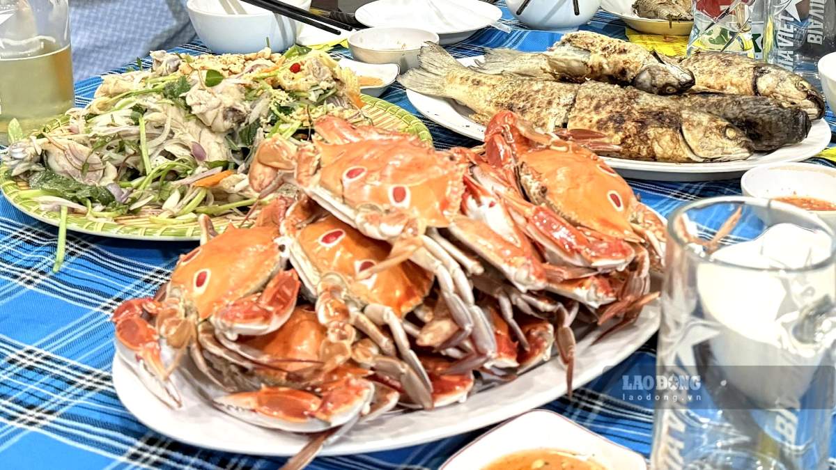 Nhiều quán ăn phục vụ các món hải sản tươi ngon ở Vũng Tàu. Ảnh: Thành An
