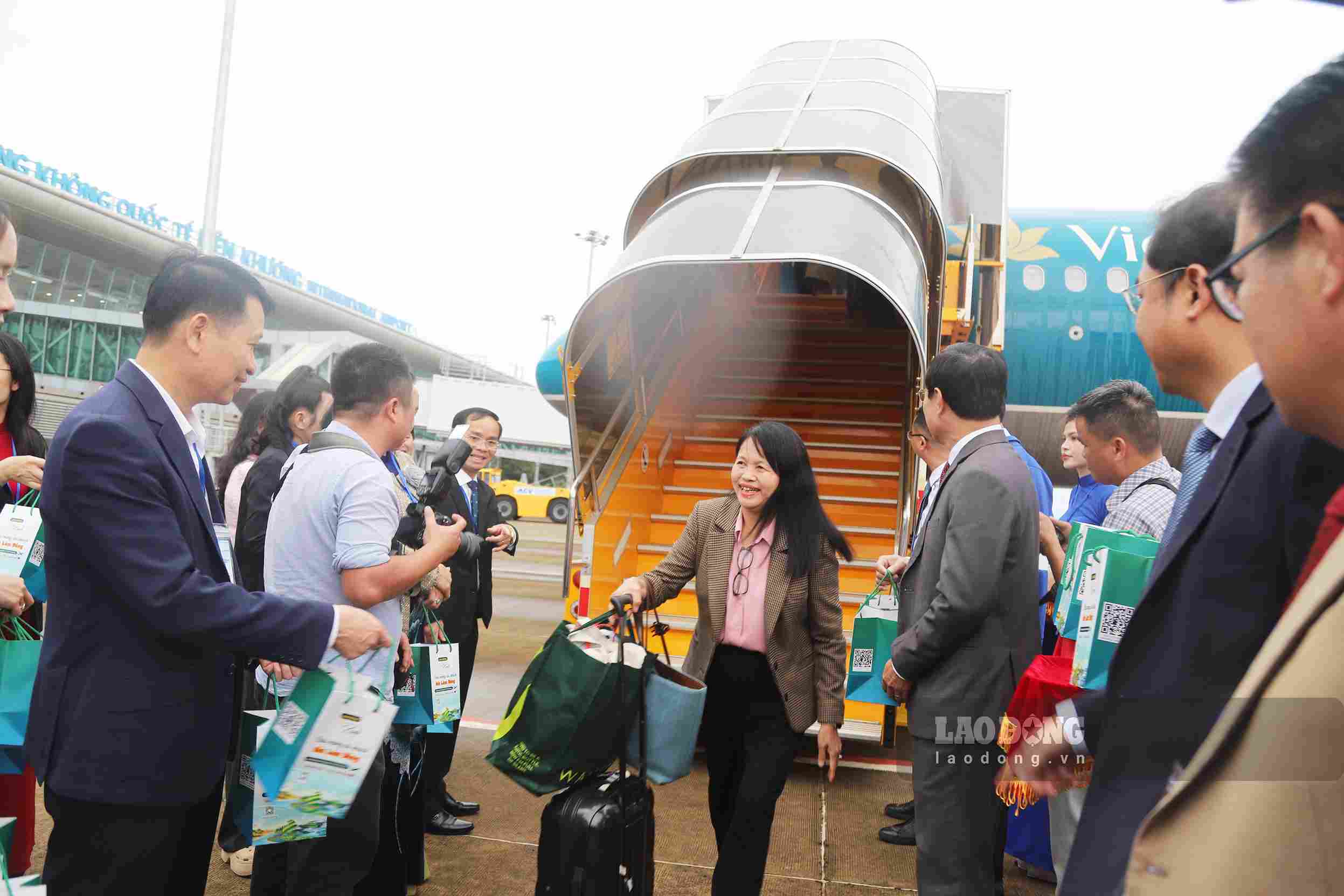 Sân bay Liên Khương đã hoạt động trở lại hôm 19.8 sau hơn 5 tháng tạm dừng để sửa chữa, nâng cấp. Ảnh: Phúc Khánh 