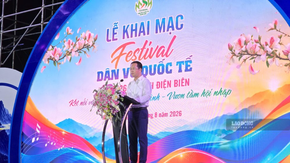 Ông Trần Hải Hà - Giám đốc Sở Văn hóa, Thể thao và Du lịch tỉnh Điện Biên phát biểu tại lễ khai mạc. Ảnh: Thành An