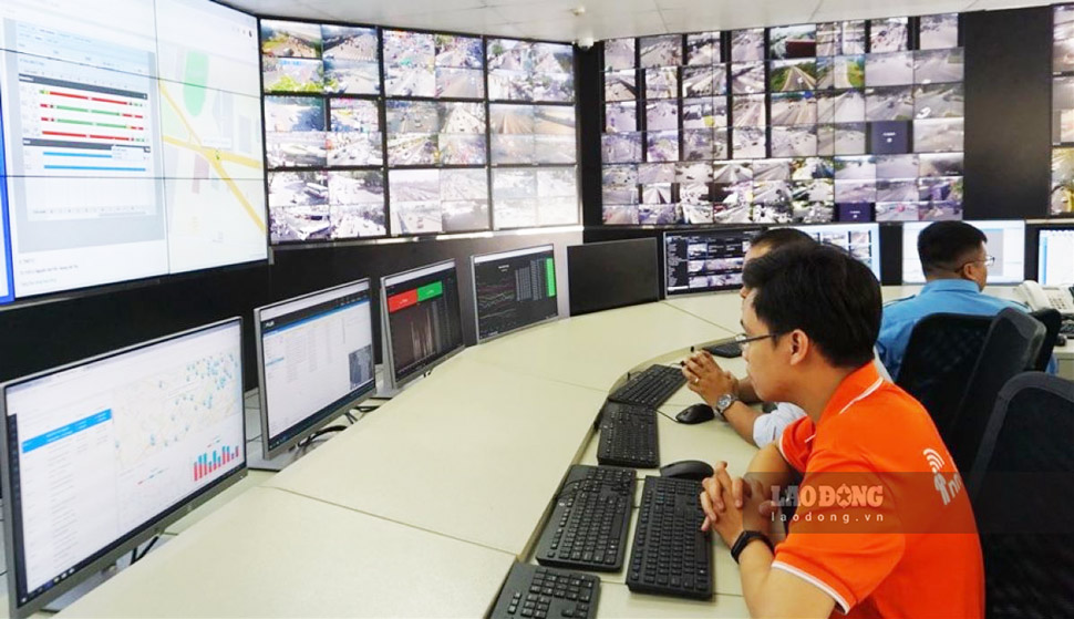 Data is increasingly becoming an important factor in evaluating businesses and the market. Photo: Minh Quan