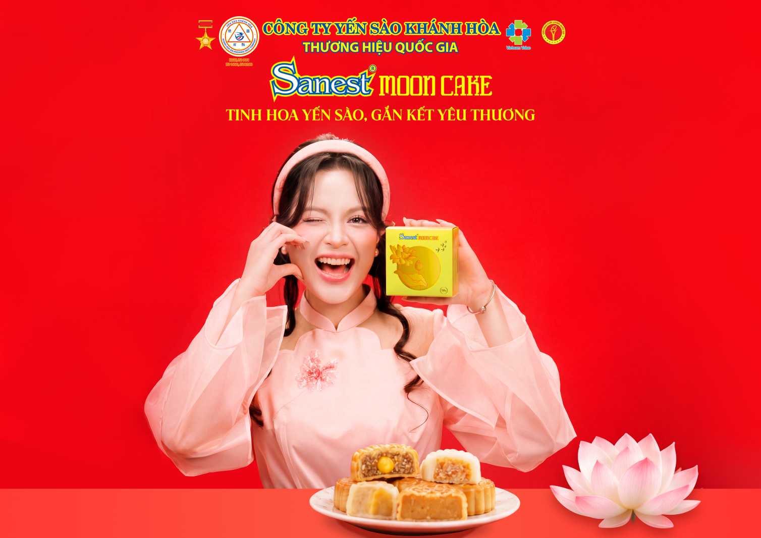 Enjoy Sanest Mooncake 2026 mooncake from Khanh Hoa island bird's nest products. Photo: Khanh Hoa Salanganes Nest