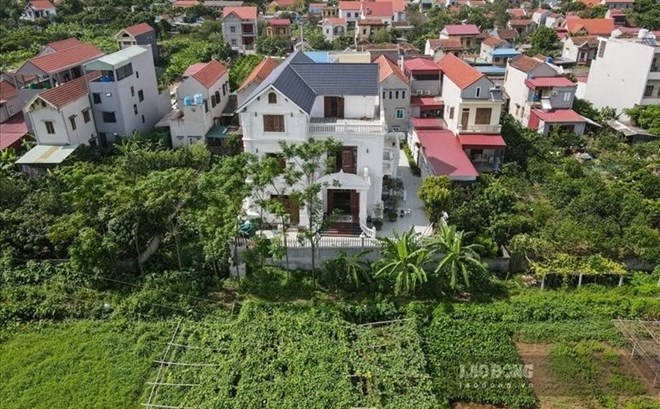 Citizens question the determination of land origin when recognizing residential land. Photo: Phan Anh
