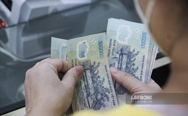 Savings deposit interest rates at VietinBank counters currently range from 2.1% - 6.0%/year. Photo: Hai Nguyen