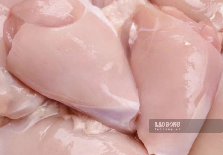 To limit increased uric acid, lunch should use some foods such as skinless chicken. Photo: Kieu Vu