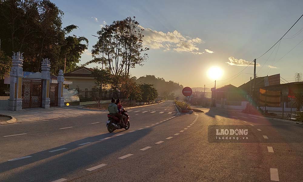 Many sections of the national highway in Dien Bien have been transferred to commune management. Photo: Thanh Binh