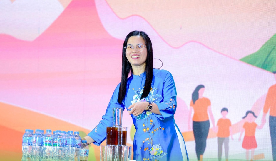 Master of Psychology Nguyen Thi Lanh - senior advisor of Minh Tri Thanh is a companion throughout 9 programs. Photo: Minh Tri Thanh