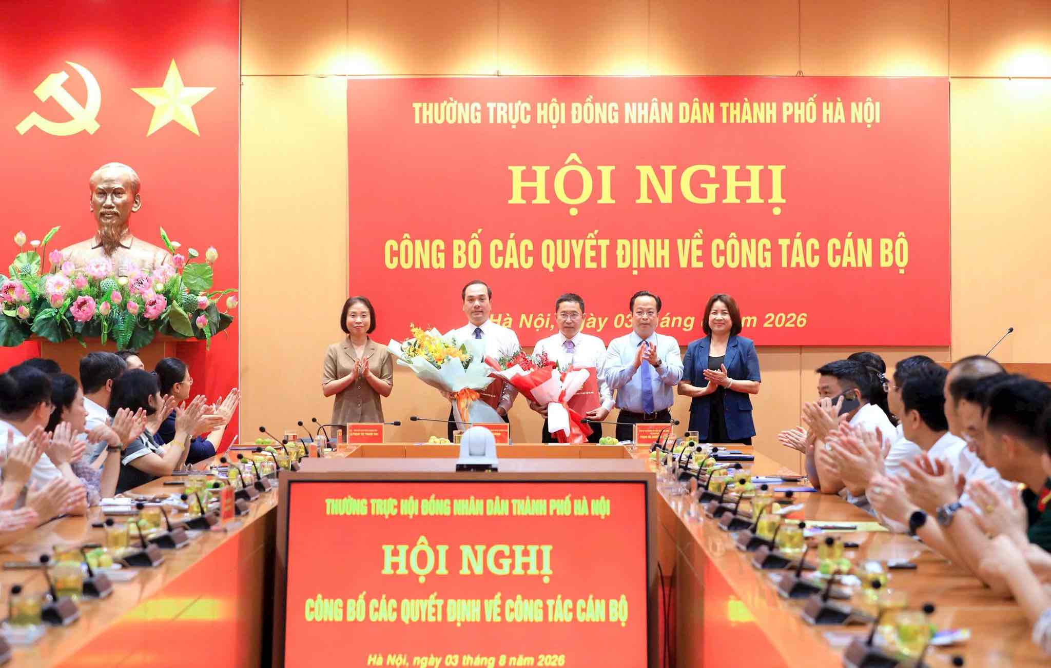 The Standing Committee of the City People's Council organizes a conference to announce decisions on personnel work. Photo: Hanoi City People's Council