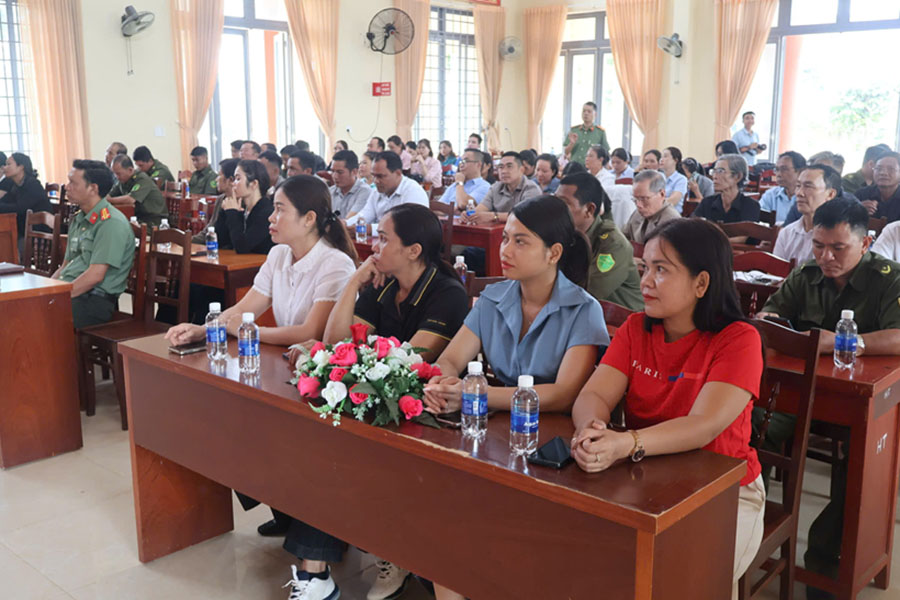 Công an phường Buôn Ma Thuột (Đắk Lắk) vừa tổ chức hội nghị phổ biến pháp luật cho khoảng 150 đại biểu là già làng, trưởng buôn...Ảnh: Cổng TTĐT Công an tỉnh Đắk Lắk