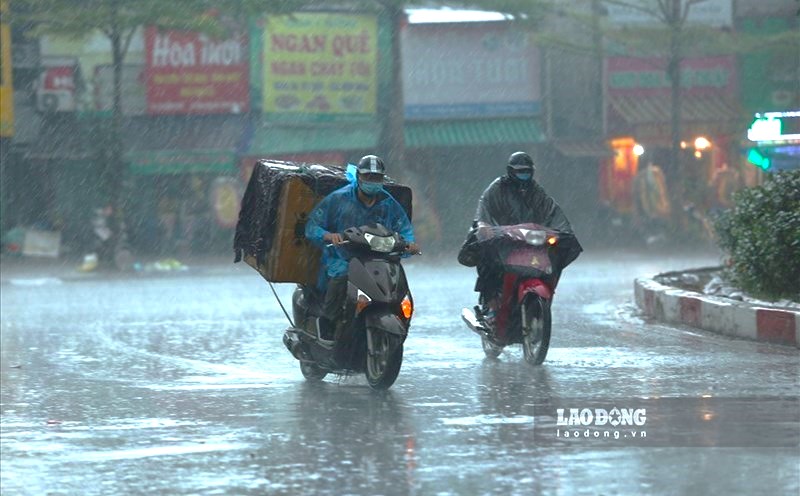 Weather forecast for August 4, many areas in the North and North Central regions will continue to have showers and thunderstorms, locally heavy to very heavy rain. Photo: To The