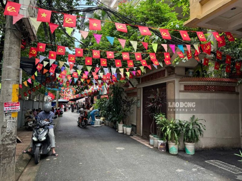 After arrangement, the number of villages and residential groups nationwide decreased from 89,589 units to 48,078 units. Photo: Pham Dong