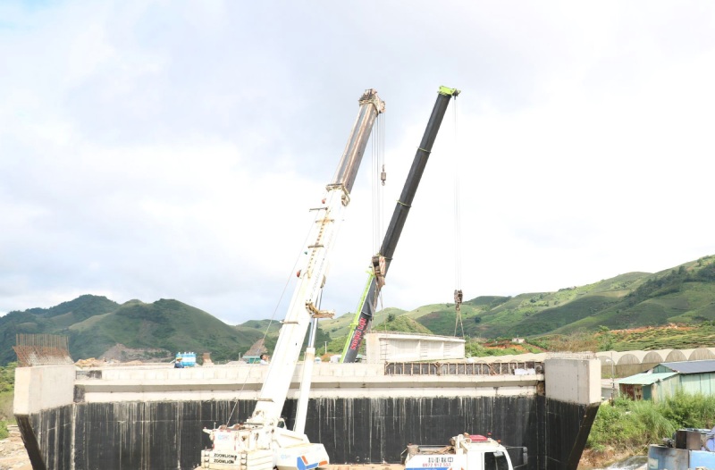Một hạng mục thi công trên tuyến. Ảnh: Diệp Hương/Sonla.gov.vn