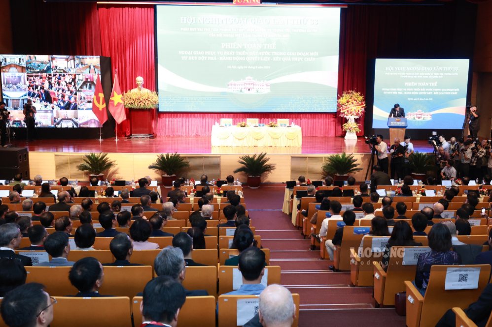 Quang cảnh phiên toàn thể Hội nghị Ngoại giao lần thứ 33. Ảnh: Hải Nguyễn  