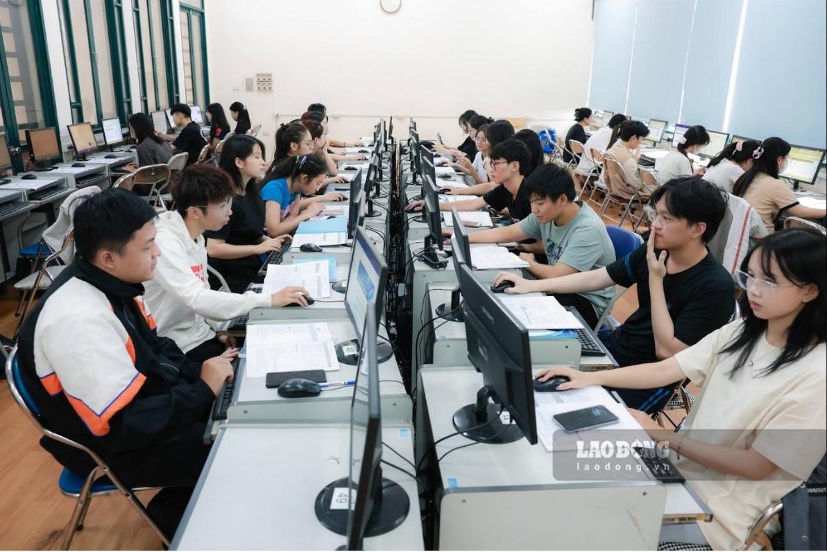 Bộ GDĐT vừa trình Thủ tướng Chính phủ xem xét, phê duyệt Đề án tổ chức thi tốt nghiệp THPT trên máy tính giai đoạn 2026-2036. Ảnh: Hải Nguyễn