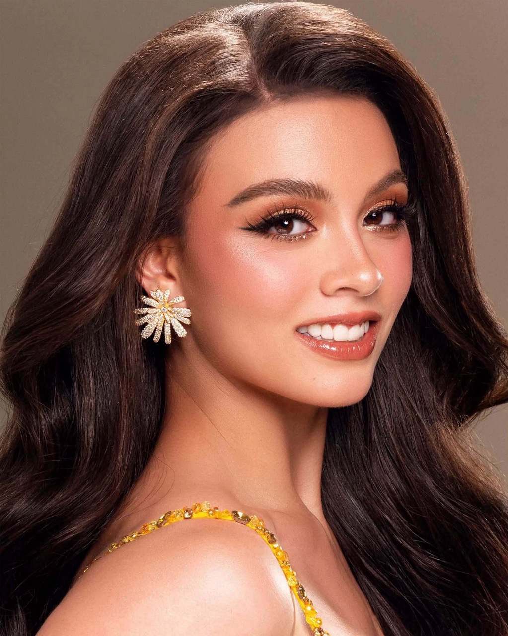 Asia Rose Simpson - đại diện Philippines.