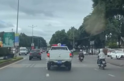 Dak Lak traffic police open the way to take seriously injured people to the emergency room in time. Photo: Dak Lak Police