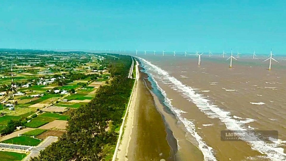 Điện gió đang trở thành một trong những nguồn năng lượng tái tạo quan trọng tại Vĩnh Long. Ảnh: Hoàng Lộc