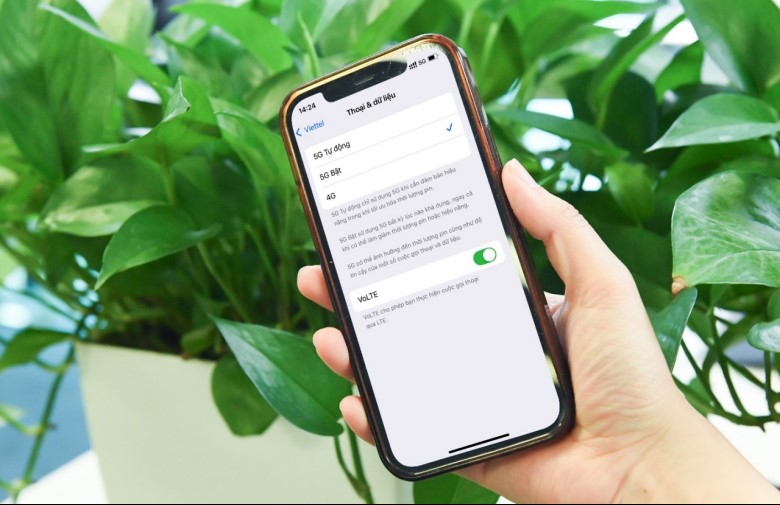 Users need to check if the phone supports VoLTE and whether this feature has been activated, to ensure communication when 2G signal is turned off. Photo: Viettel