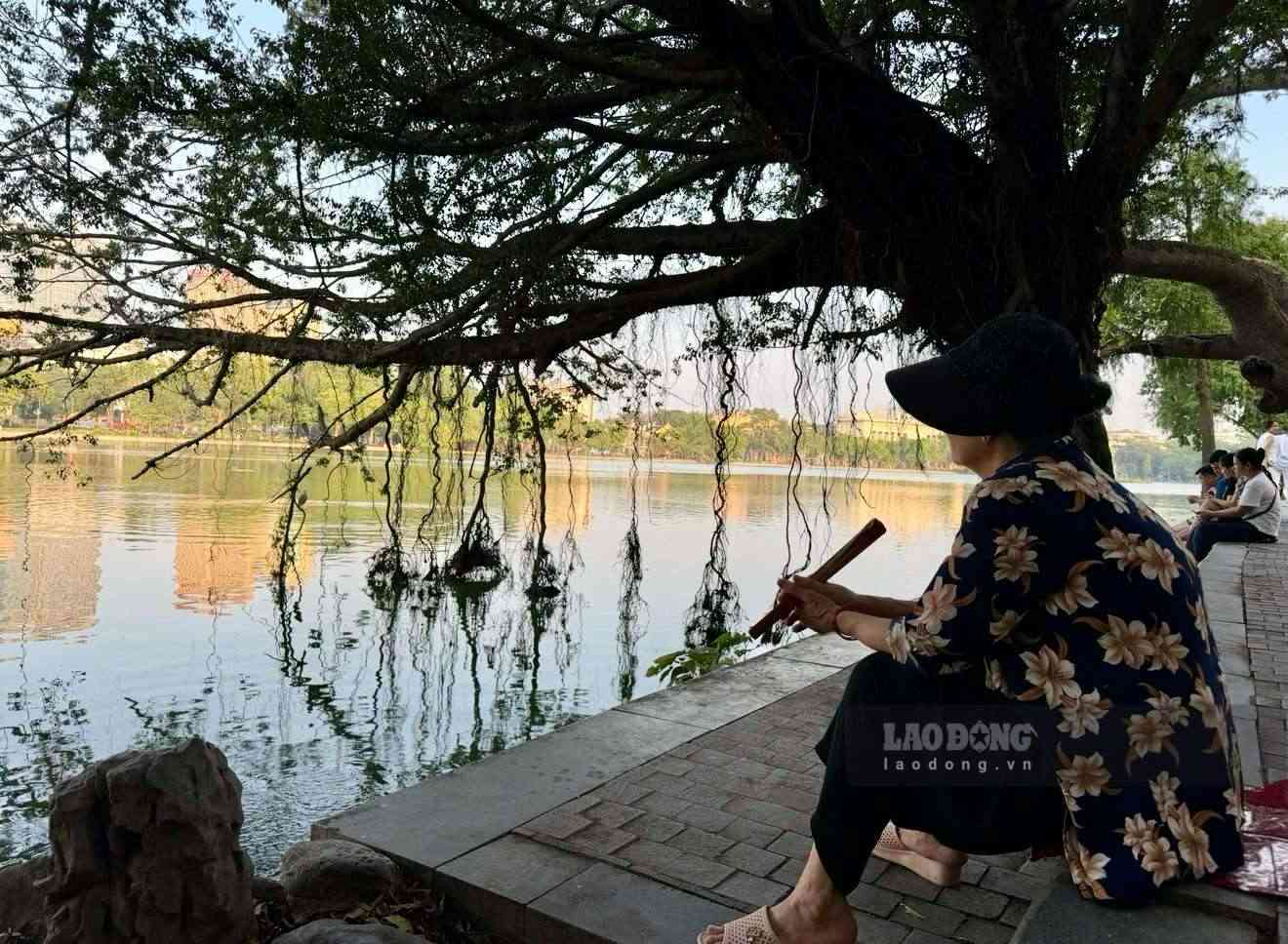 Many retirees are looking forward to the day they receive a regular monthly income. Photo: Thuy Linh
