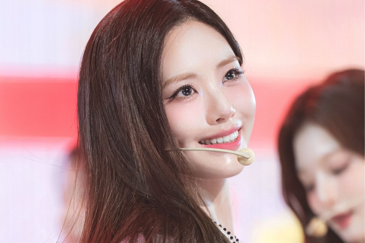 La cantante ídolo Jiwon - miembro del grupo musical Kpop fromis_9. Foto: Lotte