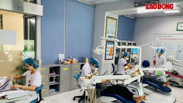 Khám bệnh tại Bệnh viện GTVT. Ảnh: Minh Hạnh