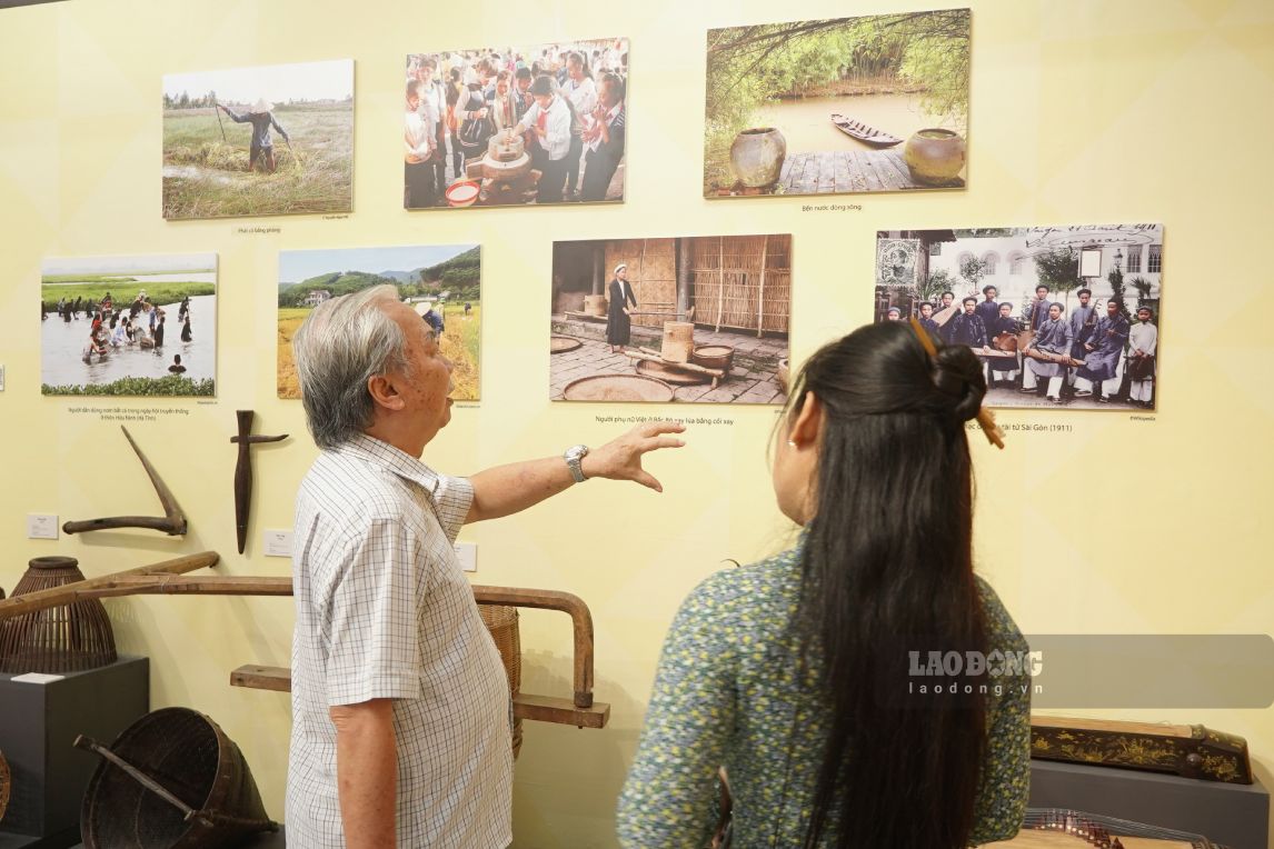 Theo anh Duy Khôi, điều hấp dẫn không chỉ ở việc được tận mắt quan sát những giá trị văn hóa truyền thống, mà còn là cơ hội để người trẻ hiểu hơn về sự đa dạng văn hóa của dân tộc. “Khi trực tiếp nhìn thấy, tôi mới cảm nhận rõ văn hóa hiện diện rất gần gũi trong từng bộ trang phục, nhạc cụ và phong tục của mỗi dân tộc. Những trải nghiệm như thế giúp người trẻ hiểu hơn về cội nguồn, từ đó thêm trân trọng và có ý thức gìn giữ những giá trị được cha ông trao truyền”, anh Duy Khôi chia sẻ.