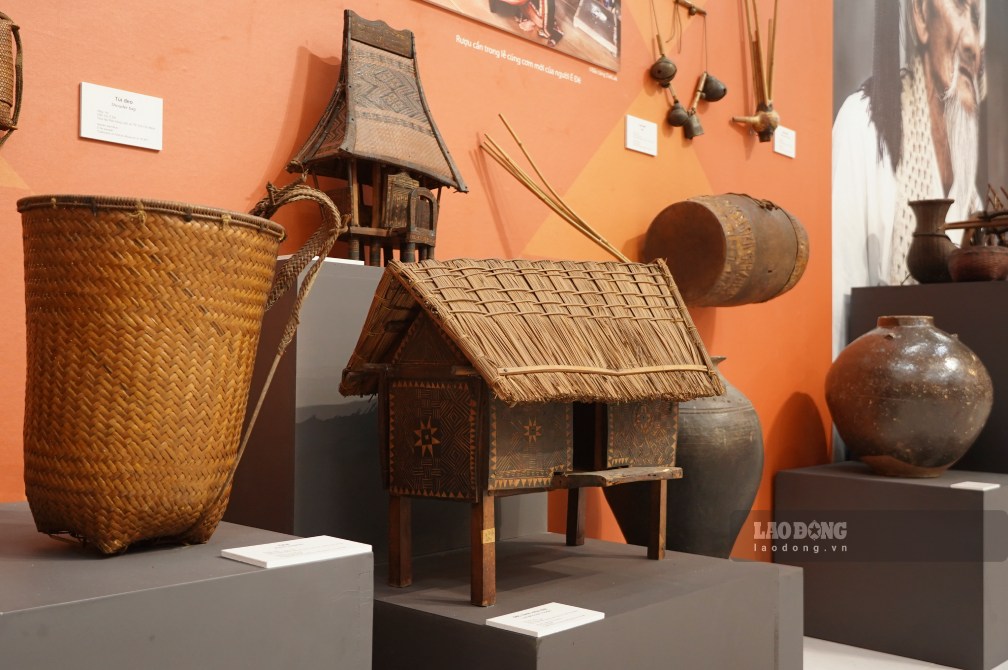 Các nội dung về trang phục, lễ hội, nhạc cụ, nghi lễ và sinh hoạt dân gian được giới thiệu trực quan, giúp người xem cảm nhận rõ hơn sự phong phú của văn hóa từng dân tộc.