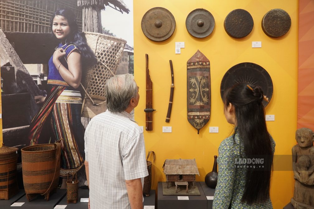 Turistas visitan el Museo de la ciudad de Can Tho. Foto: Ta Quang