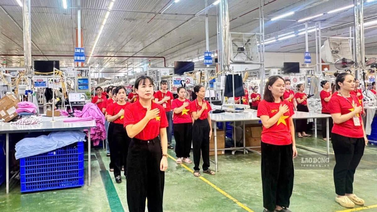 Miembros del sindicato y trabajadores de empresas en Nghệ An participan en actividades para celebrar el Día Nacional 2. 9. Foto: Duy Chương