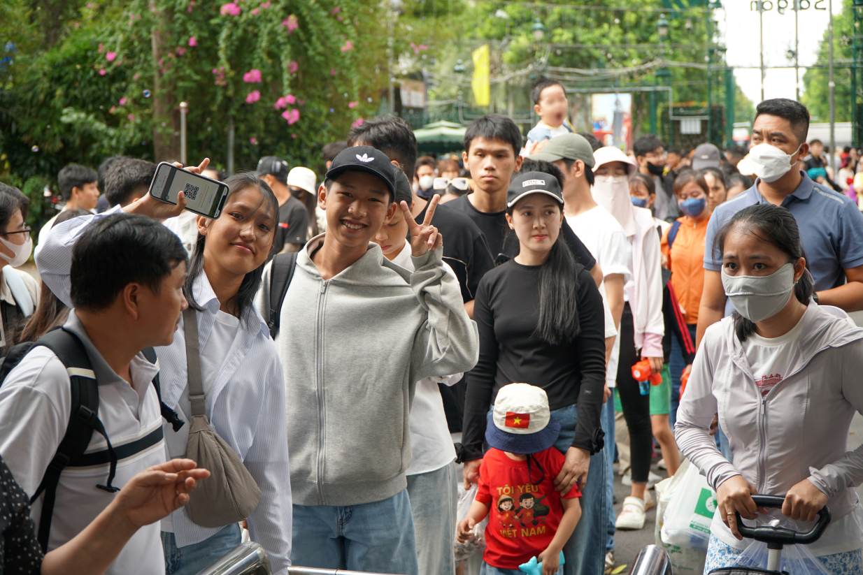 Saigon Zoo and Botanical Gardens is an extremely "hot" location with thousands of visitors. Photo: Thanh Chan