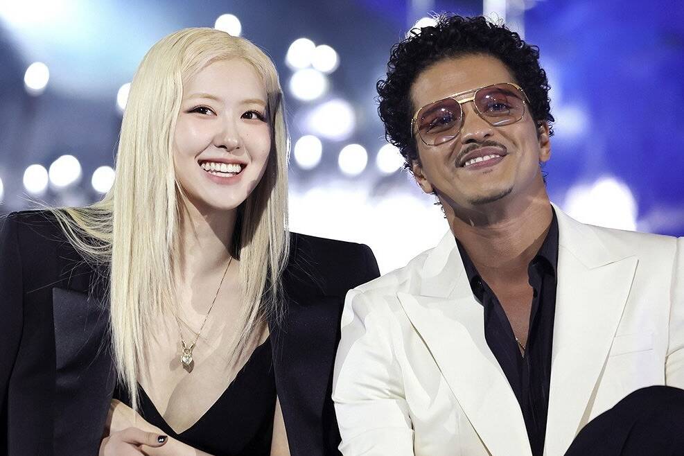 Rosé (Blackpink) and Bruno Mars. Photo: Lotte