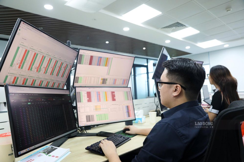 The stock market is witnessing a positive shift in foreign capital flows. Photo: Bao Chuong