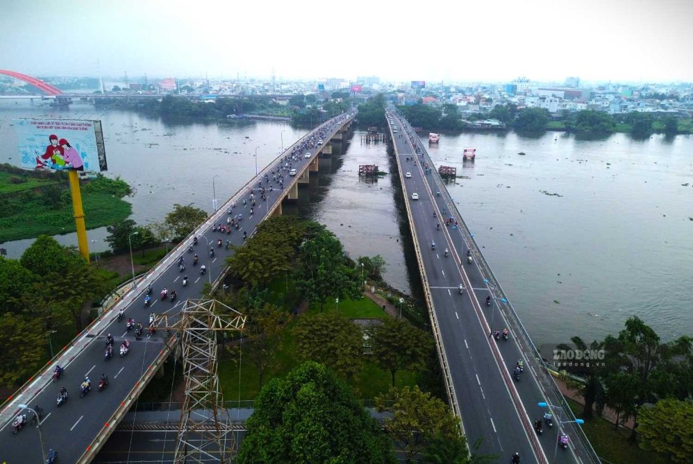 TPHCM sẽ xây thêm cầu Bình Triệu 3 giữa 2 cầu hiện hữu. Ảnh: Minh Quân