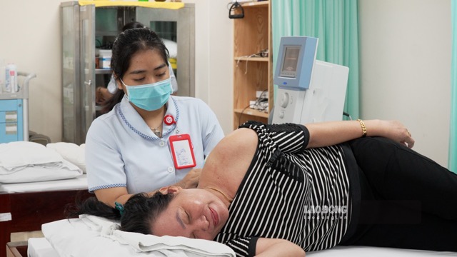 Patients who have lost motor function due to illness or accidents can recover well if they undergo proper physical therapy. Photo: Nguyen Ly