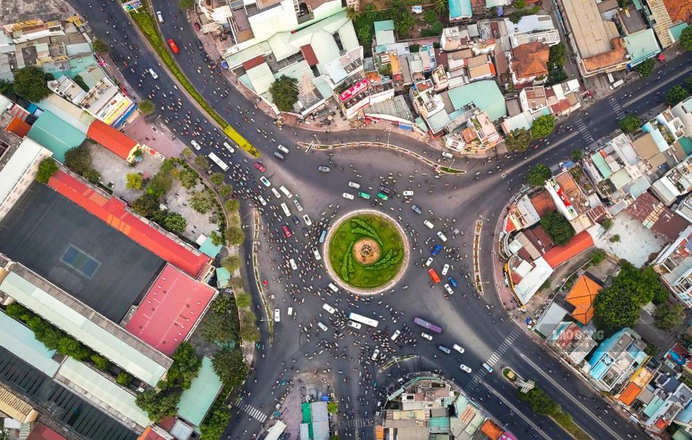 Vòng xoay Phú Lâm thuộc phường Phú Lâm (TPHCM).  Ảnh: Minh Quân