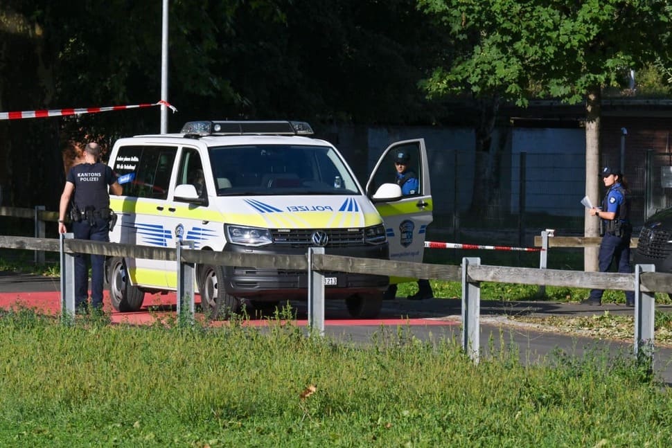 Police forces are mobilized to the scene of the shooting in Switzerland. Photo: AFP